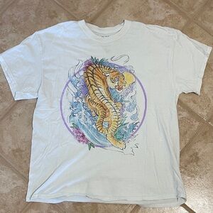 PacSun White Graphic Tee with Tiger Design